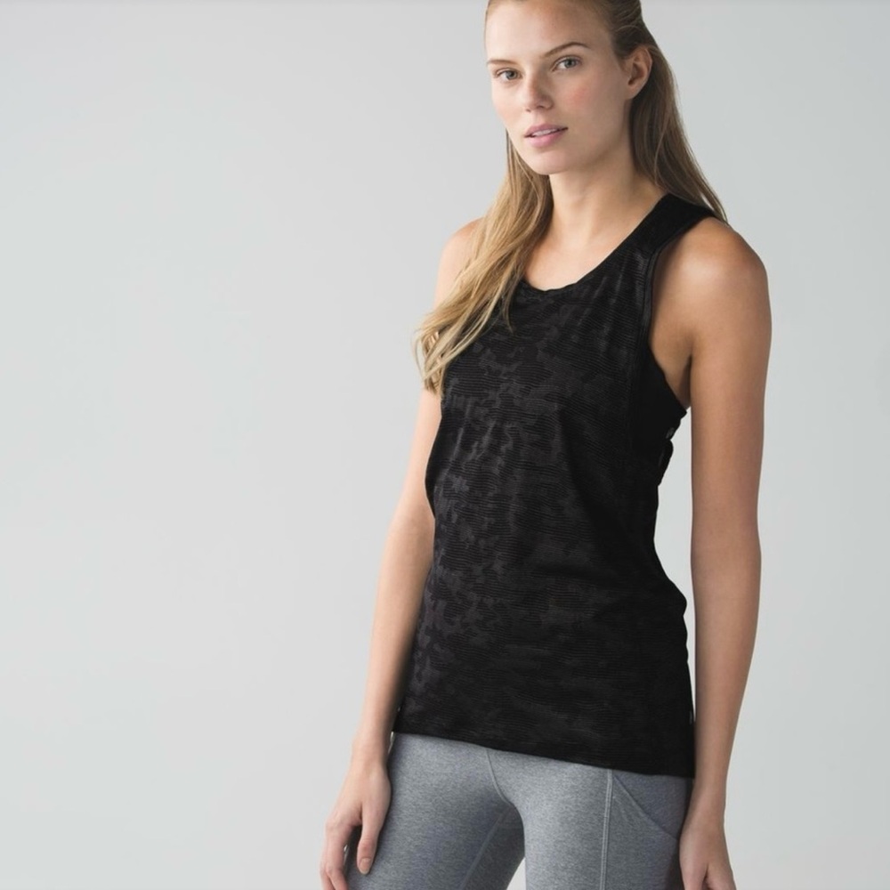 Lululemon Run For Days Tanks camo Black And Grey Size Medium Gym Workout